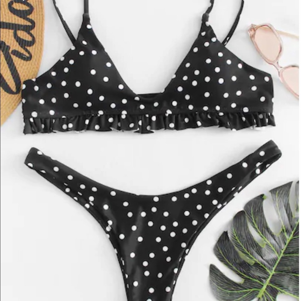 Polka dot black and white bikini!